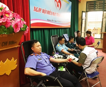 Công đoàn Viện KSND quận Hoàng Mai tham gia hiến máu hưởng ứng “Ngày hội...